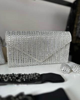 Plesová sezóna začína … nezabudni na doplnky✨#details #plesovesaty #outfit #style #moda